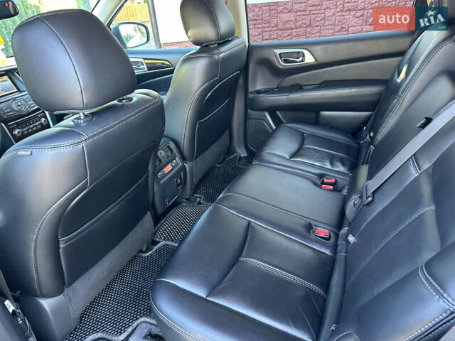 Серый Ниссан Патфайндер, объемом двигателя 3.5 л и пробегом 186 тыс. км за 15400 $, фото 17 на Automoto.ua