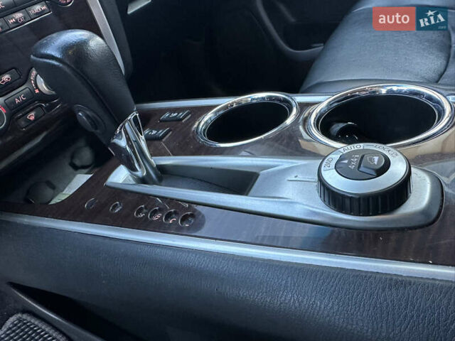 Серый Ниссан Патфайндер, объемом двигателя 3.5 л и пробегом 186 тыс. км за 15400 $, фото 31 на Automoto.ua