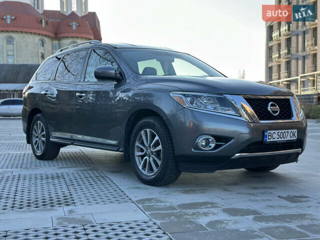 Серый Ниссан Патфайндер, объемом двигателя 3.5 л и пробегом 186 тыс. км за 15400 $, фото 9 на Automoto.ua