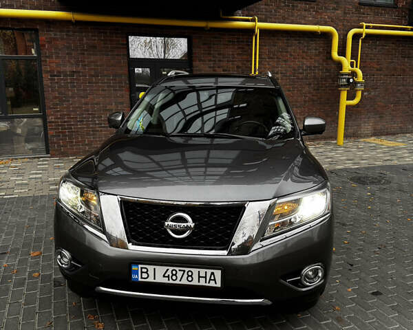 Серый Ниссан Патфайндер, объемом двигателя 3.5 л и пробегом 148 тыс. км за 12500 $, фото 1 на Automoto.ua