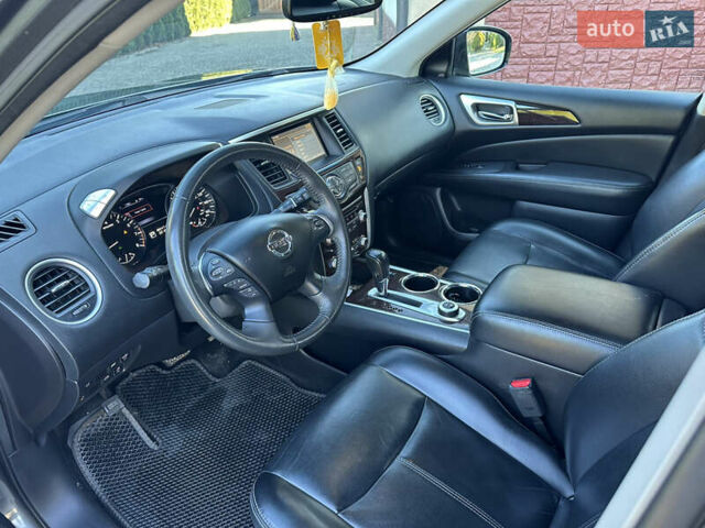 Серый Ниссан Патфайндер, объемом двигателя 3.5 л и пробегом 186 тыс. км за 15400 $, фото 14 на Automoto.ua