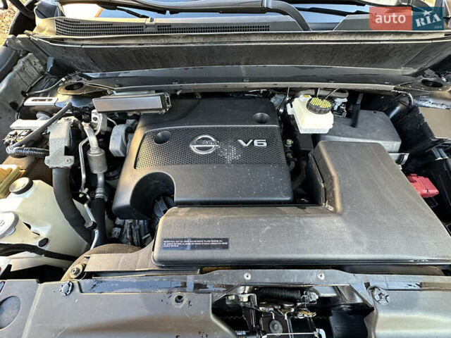 Серый Ниссан Патфайндер, объемом двигателя 3.5 л и пробегом 186 тыс. км за 15400 $, фото 36 на Automoto.ua