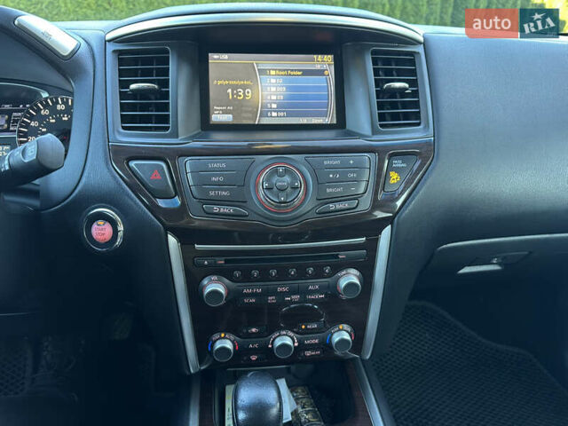 Серый Ниссан Патфайндер, объемом двигателя 3.5 л и пробегом 186 тыс. км за 15400 $, фото 26 на Automoto.ua