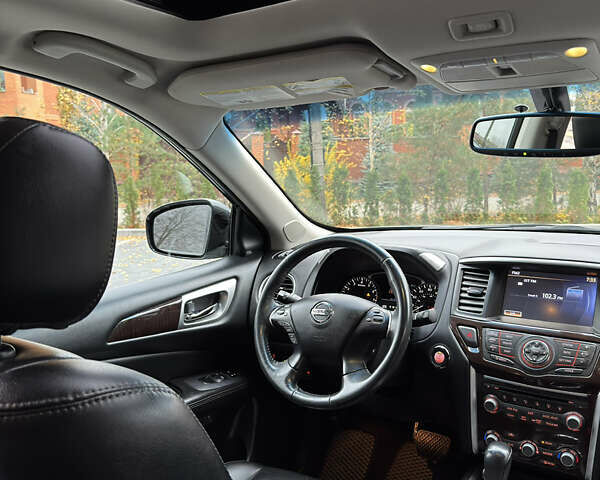 Серый Ниссан Патфайндер, объемом двигателя 3.5 л и пробегом 148 тыс. км за 12500 $, фото 15 на Automoto.ua