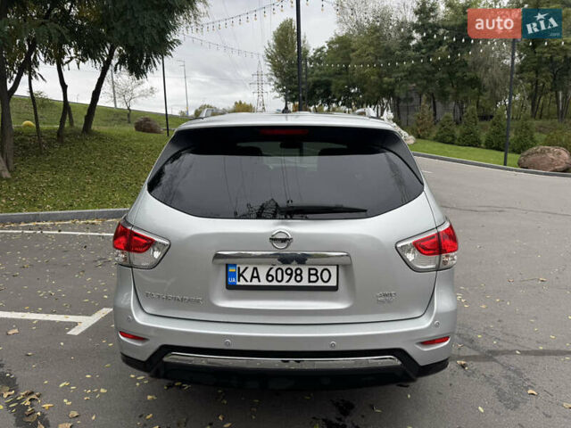 Сірий Ніссан Патфайндер, об'ємом двигуна 3.5 л та пробігом 171 тис. км за 12750 $, фото 7 на Automoto.ua