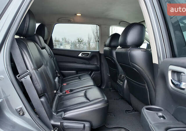 Серый Ниссан Патфайндер, объемом двигателя 3.5 л и пробегом 138 тыс. км за 14990 $, фото 9 на Automoto.ua