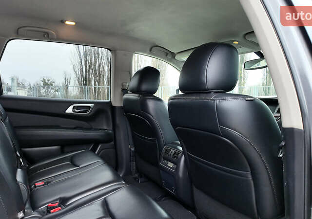 Серый Ниссан Патфайндер, объемом двигателя 3.5 л и пробегом 138 тыс. км за 14990 $, фото 11 на Automoto.ua