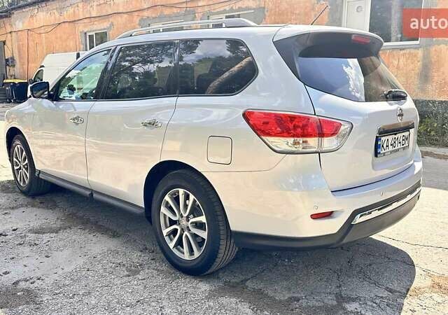 Серый Ниссан Патфайндер, объемом двигателя 3.5 л и пробегом 218 тыс. км за 13500 $, фото 6 на Automoto.ua