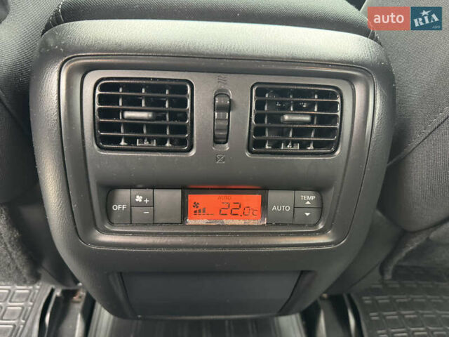 Сірий Ніссан Патфайндер, об'ємом двигуна 3.5 л та пробігом 171 тис. км за 12750 $, фото 29 на Automoto.ua