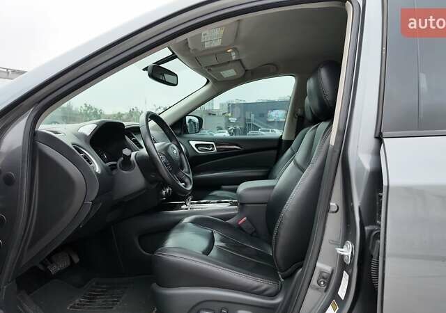 Серый Ниссан Патфайндер, объемом двигателя 3.5 л и пробегом 138 тыс. км за 14990 $, фото 16 на Automoto.ua