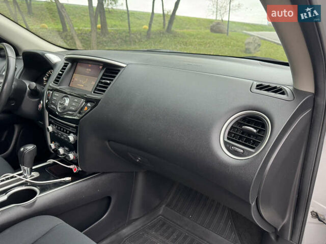 Сірий Ніссан Патфайндер, об'ємом двигуна 3.5 л та пробігом 171 тис. км за 12750 $, фото 33 на Automoto.ua