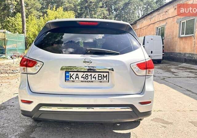 Серый Ниссан Патфайндер, объемом двигателя 3.5 л и пробегом 218 тыс. км за 13500 $, фото 5 на Automoto.ua