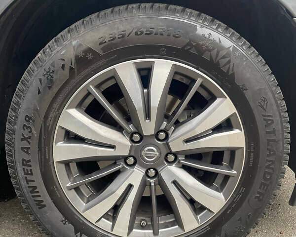 Серый Ниссан Патфайндер, объемом двигателя 3.5 л и пробегом 161 тыс. км за 14990 $, фото 8 на Automoto.ua