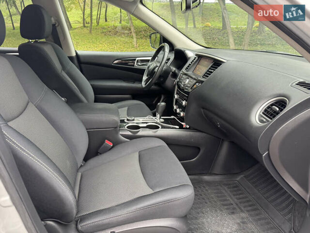 Сірий Ніссан Патфайндер, об'ємом двигуна 3.5 л та пробігом 171 тис. км за 12750 $, фото 32 на Automoto.ua