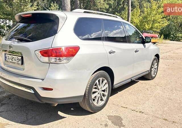 Серый Ниссан Патфайндер, объемом двигателя 3.5 л и пробегом 218 тыс. км за 13500 $, фото 4 на Automoto.ua