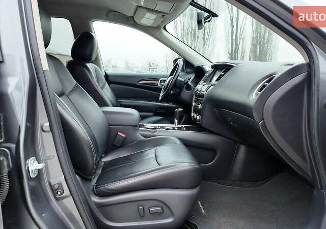 Серый Ниссан Патфайндер, объемом двигателя 3.5 л и пробегом 138 тыс. км за 14990 $, фото 12 на Automoto.ua