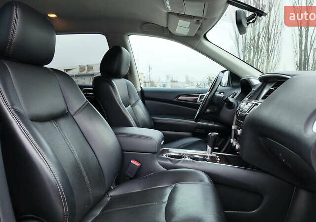 Серый Ниссан Патфайндер, объемом двигателя 3.5 л и пробегом 138 тыс. км за 14990 $, фото 13 на Automoto.ua