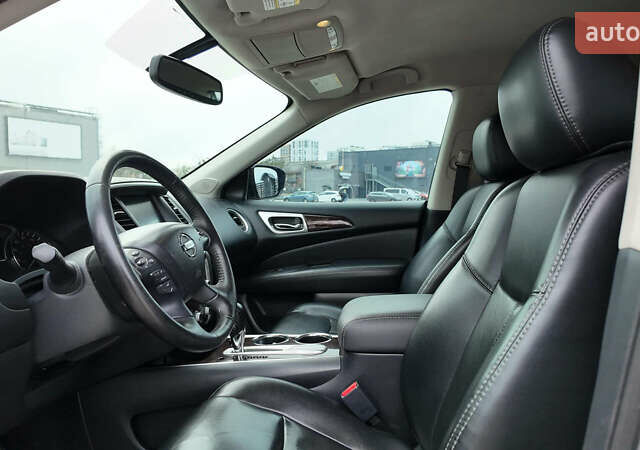 Серый Ниссан Патфайндер, объемом двигателя 3.5 л и пробегом 138 тыс. км за 14990 $, фото 17 на Automoto.ua