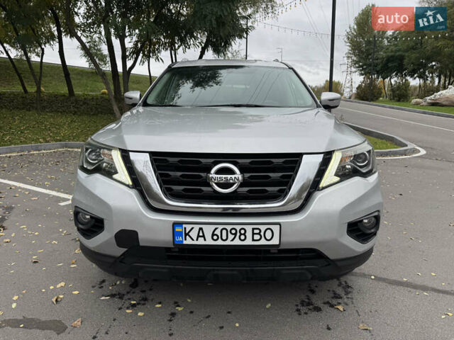Сірий Ніссан Патфайндер, об'ємом двигуна 3.5 л та пробігом 171 тис. км за 12750 $, фото 6 на Automoto.ua