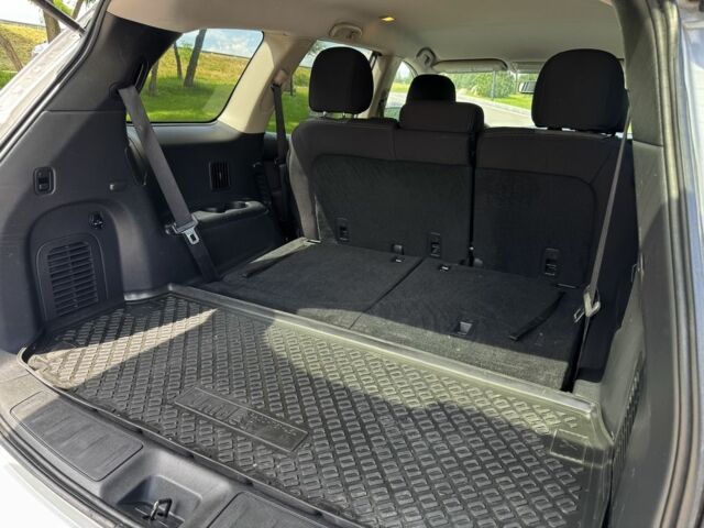 Серый Ниссан Патфайндер, объемом двигателя 3.5 л и пробегом 160 тыс. км за 12999 $, фото 7 на Automoto.ua