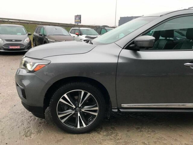 Серый Ниссан Патфайндер, объемом двигателя 3.5 л и пробегом 93 тыс. км за 20190 $, фото 1 на Automoto.ua