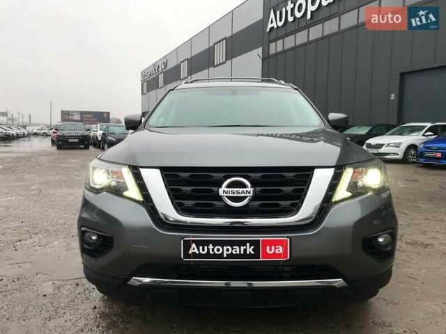 Серый Ниссан Патфайндер, объемом двигателя 3.5 л и пробегом 93 тыс. км за 20190 $, фото 2 на Automoto.ua