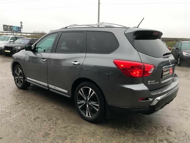 Серый Ниссан Патфайндер, объемом двигателя 3.5 л и пробегом 93 тыс. км за 20190 $, фото 6 на Automoto.ua