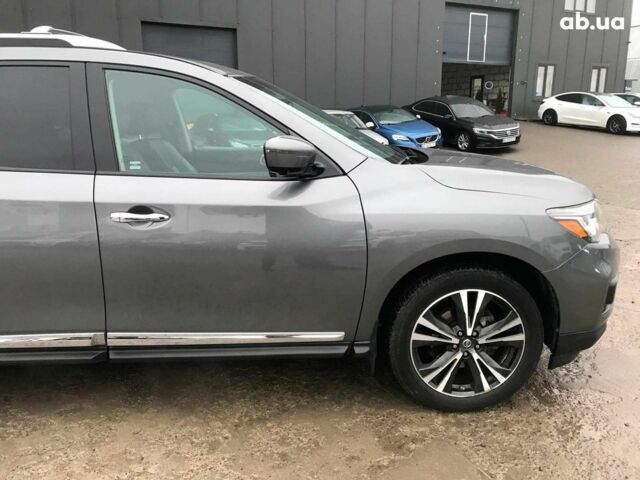 Серый Ниссан Патфайндер, объемом двигателя 3.5 л и пробегом 93 тыс. км за 20190 $, фото 11 на Automoto.ua
