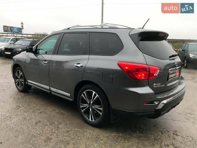 Серый Ниссан Патфайндер, объемом двигателя 3.5 л и пробегом 93 тыс. км за 20190 $, фото 6 на Automoto.ua