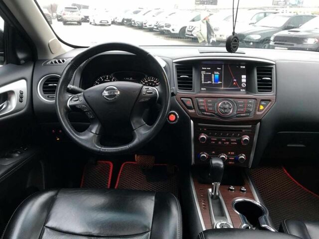 Серый Ниссан Патфайндер, объемом двигателя 3.5 л и пробегом 93 тыс. км за 20190 $, фото 16 на Automoto.ua