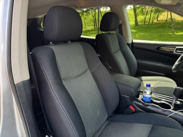 Серый Ниссан Патфайндер, объемом двигателя 3.5 л и пробегом 160 тыс. км за 12999 $, фото 21 на Automoto.ua