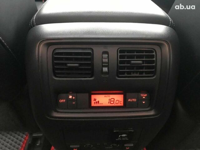 Серый Ниссан Патфайндер, объемом двигателя 3.5 л и пробегом 93 тыс. км за 20190 $, фото 17 на Automoto.ua