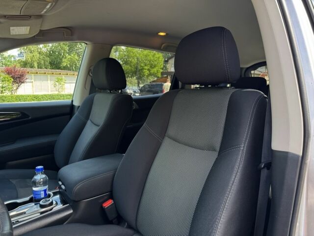 Серый Ниссан Патфайндер, объемом двигателя 3.5 л и пробегом 160 тыс. км за 12999 $, фото 10 на Automoto.ua