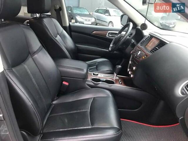 Серый Ниссан Патфайндер, объемом двигателя 3.5 л и пробегом 93 тыс. км за 20190 $, фото 12 на Automoto.ua