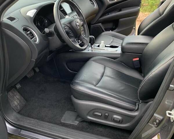 Сірий Ніссан Патфайндер, об'ємом двигуна 3.5 л та пробігом 179 тис. км за 15700 $, фото 5 на Automoto.ua