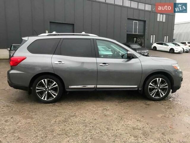 Серый Ниссан Патфайндер, объемом двигателя 3.5 л и пробегом 93 тыс. км за 20190 $, фото 7 на Automoto.ua