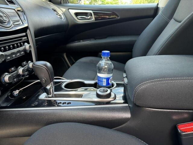 Серый Ниссан Патфайндер, объемом двигателя 3.5 л и пробегом 160 тыс. км за 12999 $, фото 12 на Automoto.ua