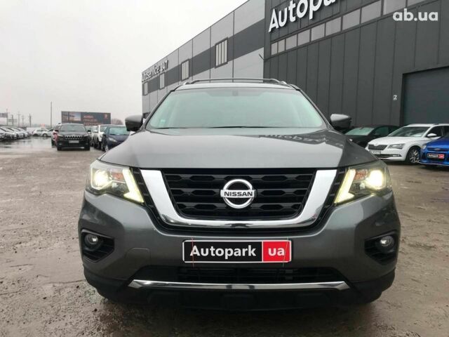 Серый Ниссан Патфайндер, объемом двигателя 3.5 л и пробегом 93 тыс. км за 20190 $, фото 2 на Automoto.ua