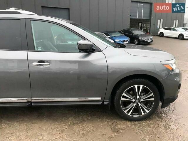 Серый Ниссан Патфайндер, объемом двигателя 3.5 л и пробегом 93 тыс. км за 20190 $, фото 11 на Automoto.ua