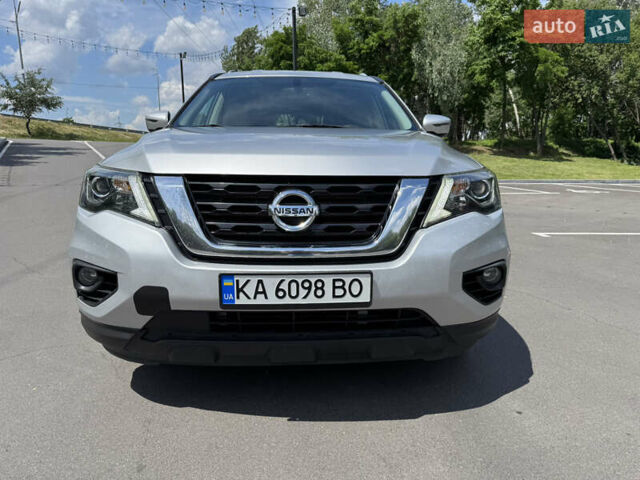 Сірий Ніссан Патфайндер, об'ємом двигуна 3.5 л та пробігом 170 тис. км за 13800 $, фото 3 на Automoto.ua