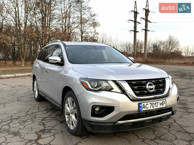 Серый Ниссан Патфайндер, объемом двигателя 3.5 л и пробегом 169 тыс. км за 15500 $, фото 1 на Automoto.ua