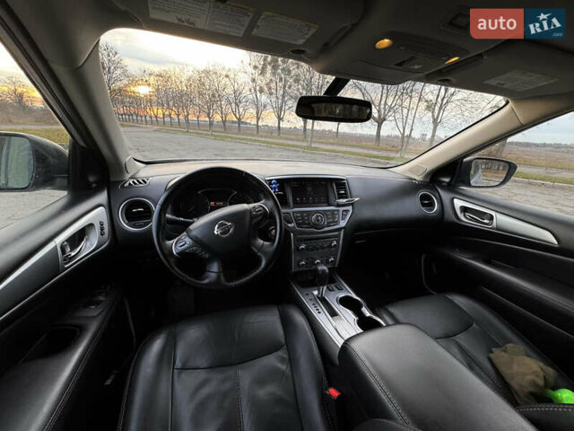 Серый Ниссан Патфайндер, объемом двигателя 3.5 л и пробегом 169 тыс. км за 15500 $, фото 21 на Automoto.ua