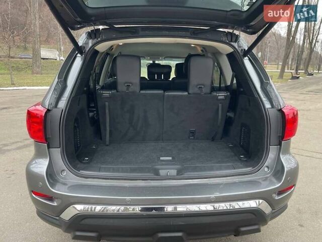 Серый Ниссан Патфайндер, объемом двигателя 3.5 л и пробегом 128 тыс. км за 18300 $, фото 25 на Automoto.ua