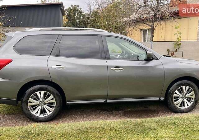 Серый Ниссан Патфайндер, объемом двигателя 3.5 л и пробегом 128 тыс. км за 18300 $, фото 24 на Automoto.ua