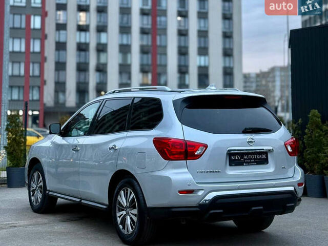 Серый Ниссан Патфайндер, объемом двигателя 3.5 л и пробегом 176 тыс. км за 13700 $, фото 13 на Automoto.ua