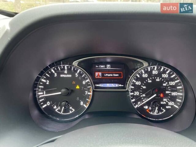 Серый Ниссан Патфайндер, объемом двигателя 3.5 л и пробегом 128 тыс. км за 18300 $, фото 1 на Automoto.ua