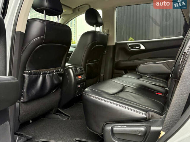 Серый Ниссан Патфайндер, объемом двигателя 3.5 л и пробегом 176 тыс. км за 13700 $, фото 35 на Automoto.ua