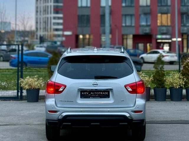 Серый Ниссан Патфайндер, объемом двигателя 0 л и пробегом 176 тыс. км за 13700 $, фото 7 на Automoto.ua