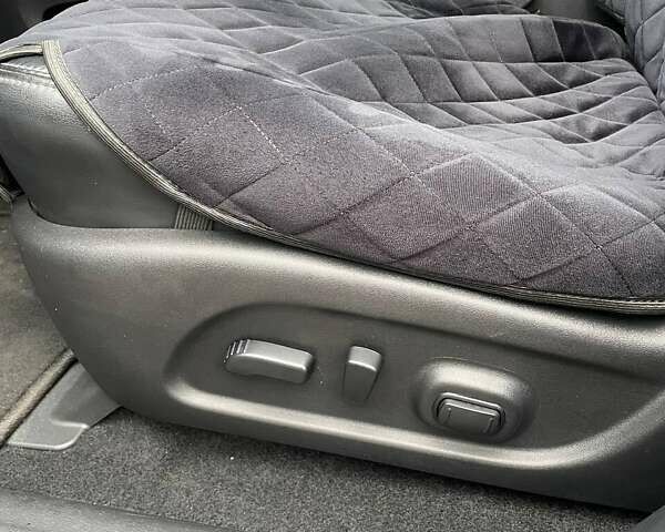 Серый Ниссан Патфайндер, объемом двигателя 3.5 л и пробегом 128 тыс. км за 18300 $, фото 4 на Automoto.ua