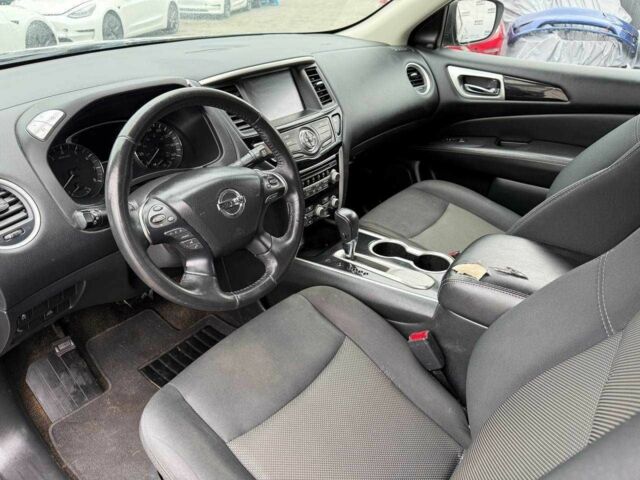 Серый Ниссан Патфайндер, объемом двигателя 3.5 л и пробегом 189 тыс. км за 11500 $, фото 4 на Automoto.ua